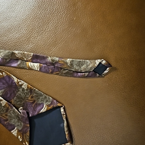 VTG BILL BLASS Purple Floral Silk Tie - Picture 9 of 9